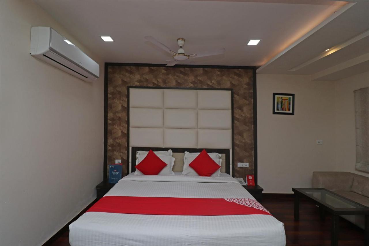 Oyo 29382 Golden Laurel Inn Deoria Exterior foto