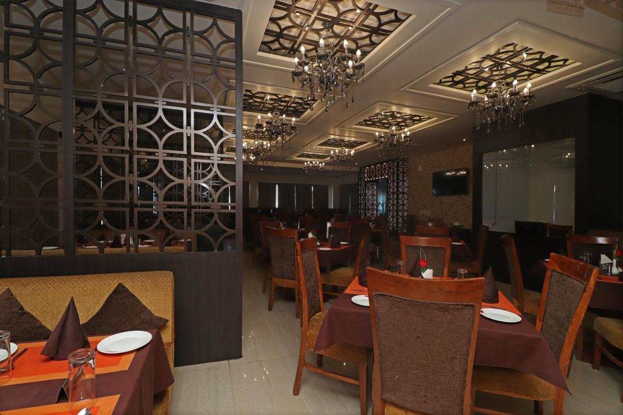 Oyo 29382 Golden Laurel Inn Deoria Exterior foto
